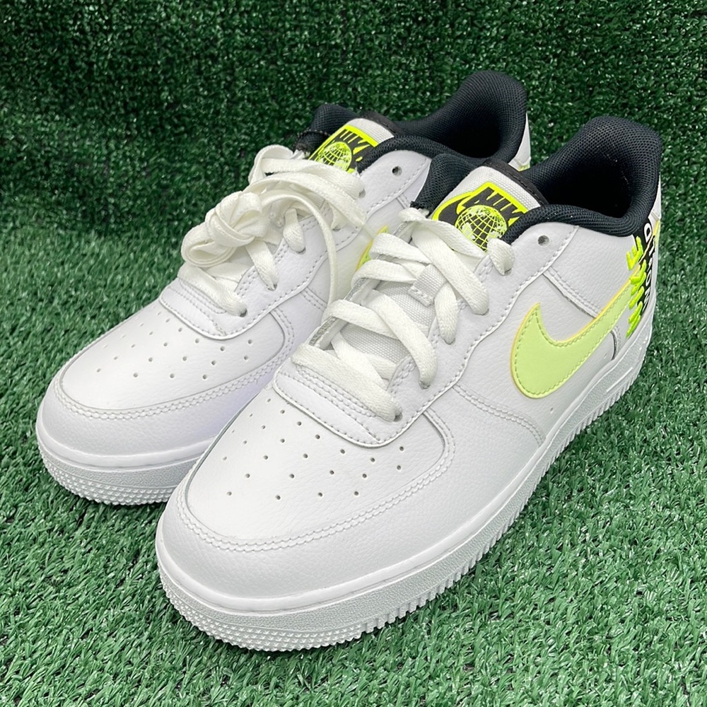 NWT Nike Air Force 1 sz. 6.5 KIDS/8.5 WOMEN